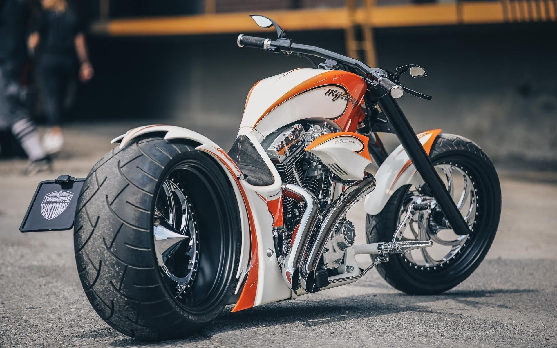 1.孤胆英雄还是团队之光？布伦森刺破争冠夜迷雾 以设问引发思考，突出个人表现与团队胜利的辩证关系）