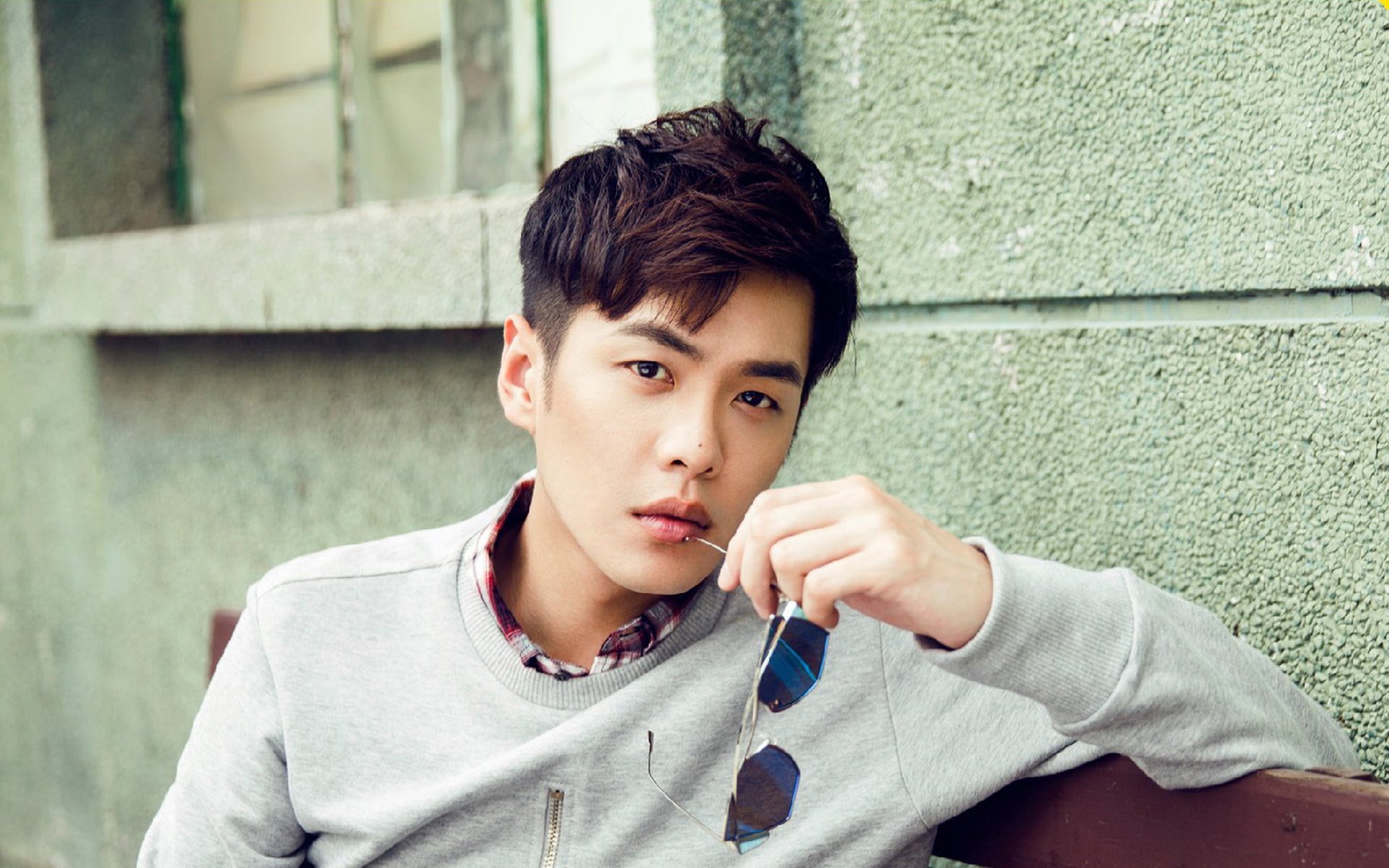 开云体育APP下载-虚构对决，喀麦隆精神对阵尤文图斯，奥亚尔萨瓦尔两记重炮定乾坤